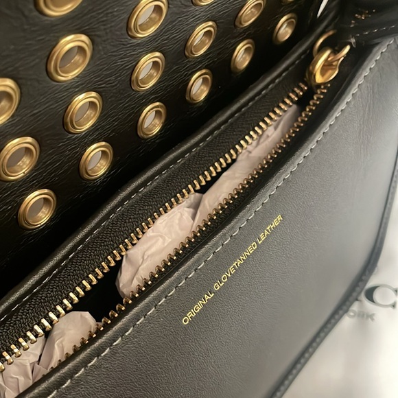 COACH π€π Originals Grommets Patricia Leather Legacy 19 shoulder bag purse new - Picture 8 of 12